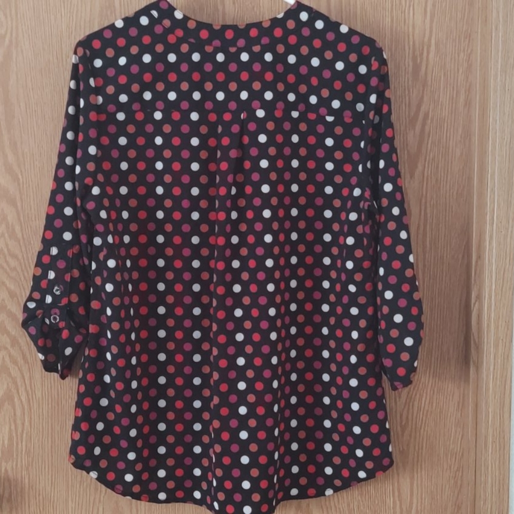Woman's blouse - Picture 2 of 5